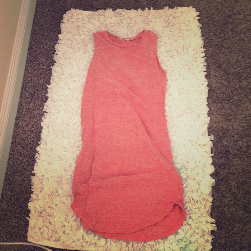 Sleeveless pink dress slightly worn